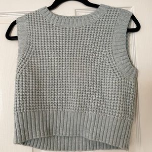 Cropped wool vest